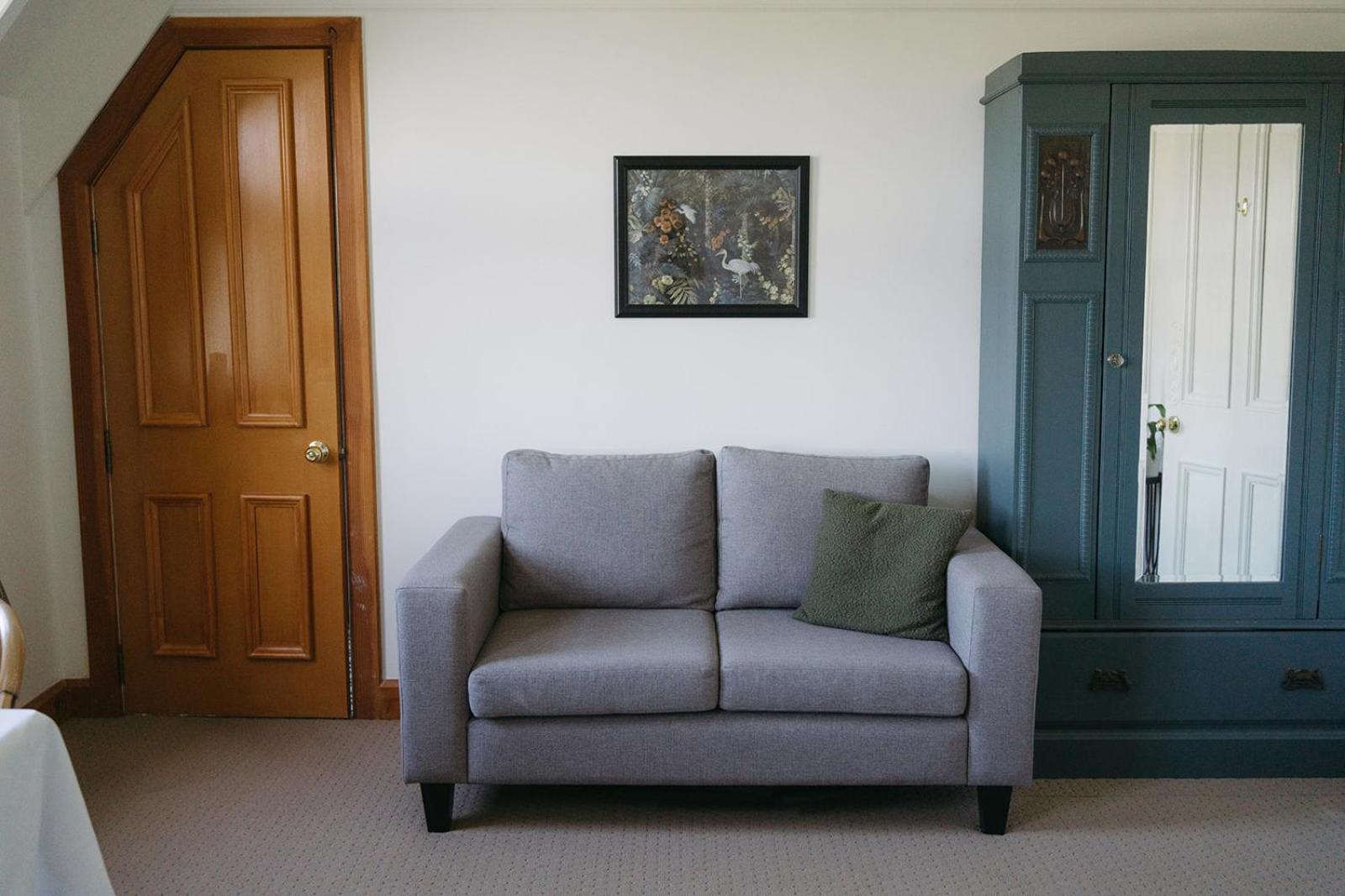 Kingsdown Manor B&B Тимару Номер фото